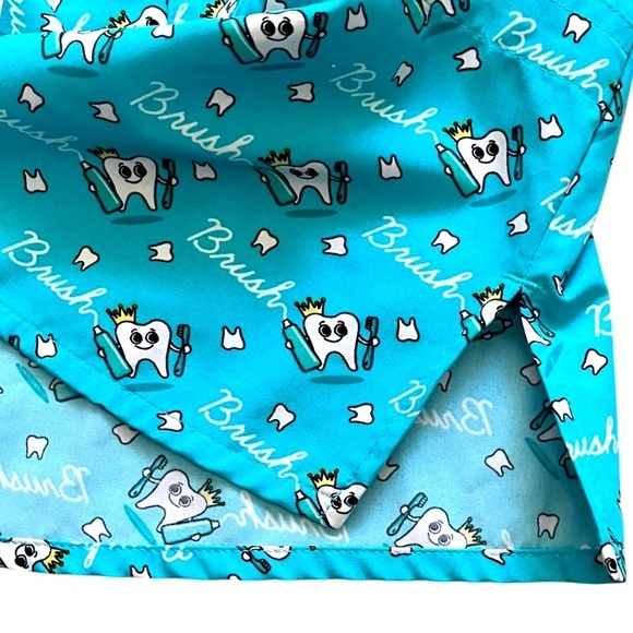 Prints by Maeven medical scrub top blue teeth print short sleeve front pockets L - Picture 2 of 11